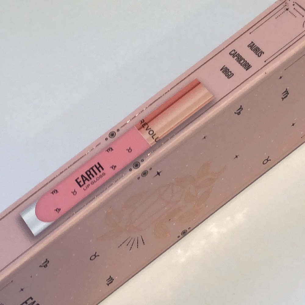 Makeup Revolution London Earth Taurus Capricorn Virgo Lip Gloss Lip Liner Kit - Picture 6 of 12